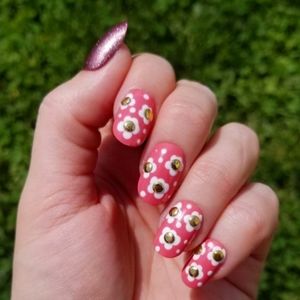 Pink Daisy Flower Press On Nails - New Hand Painted